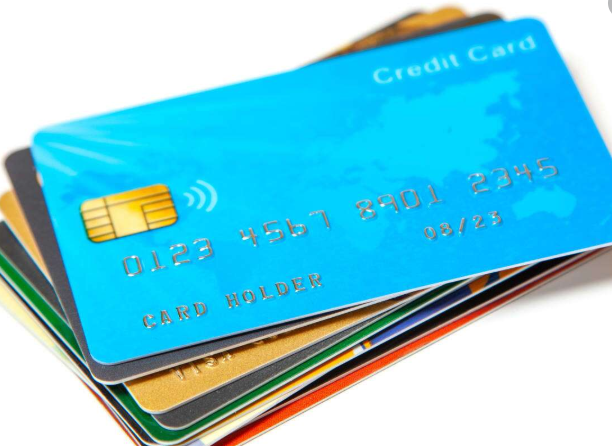 Average Number of Credit Cards Per Person